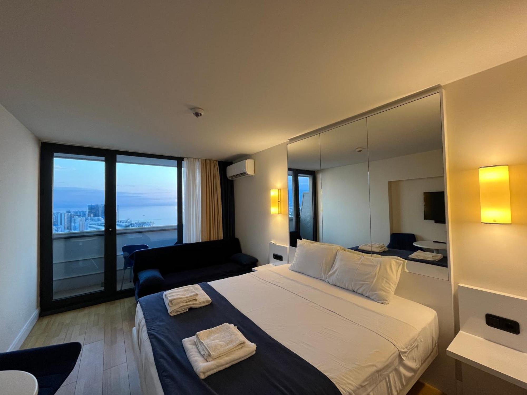 Orbi City Sun Tower 43 Floor Batumi Exterior photo
